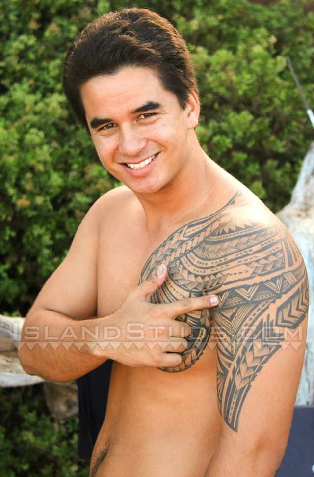 Island-Studs-Kapono-big-beefy-Hawaiian-surfer-big-hairy-balls-sexy-Kapono-strips-fully-naked-public-003-male-tube-red-tube-gallery-photo